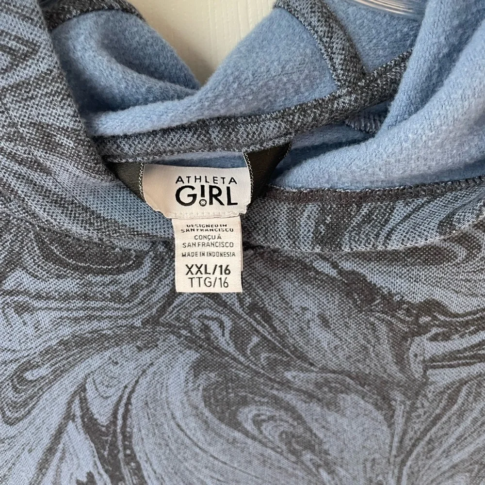 Athleta hooded sweatshirt Girls size XXL